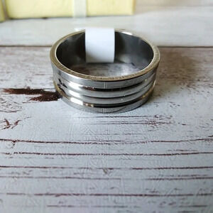 Unisex Bold Groove Stainless Steel Ring - Size 7.5